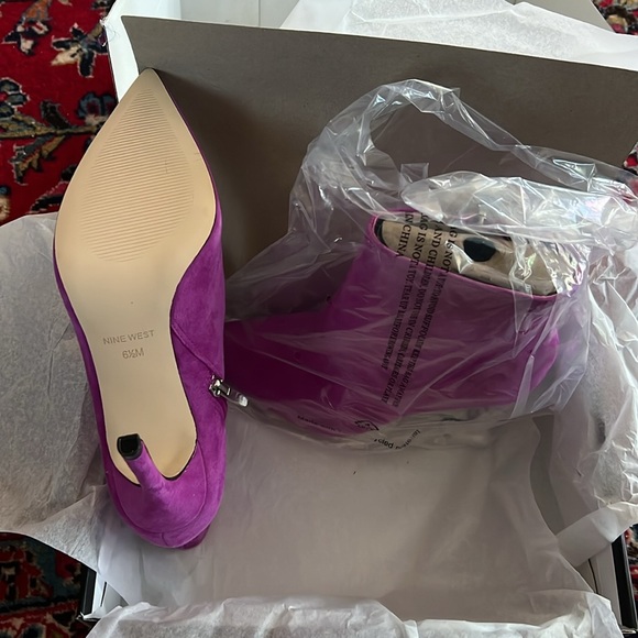 New in box pinkish purple suede bootie - Picture 3 of 5